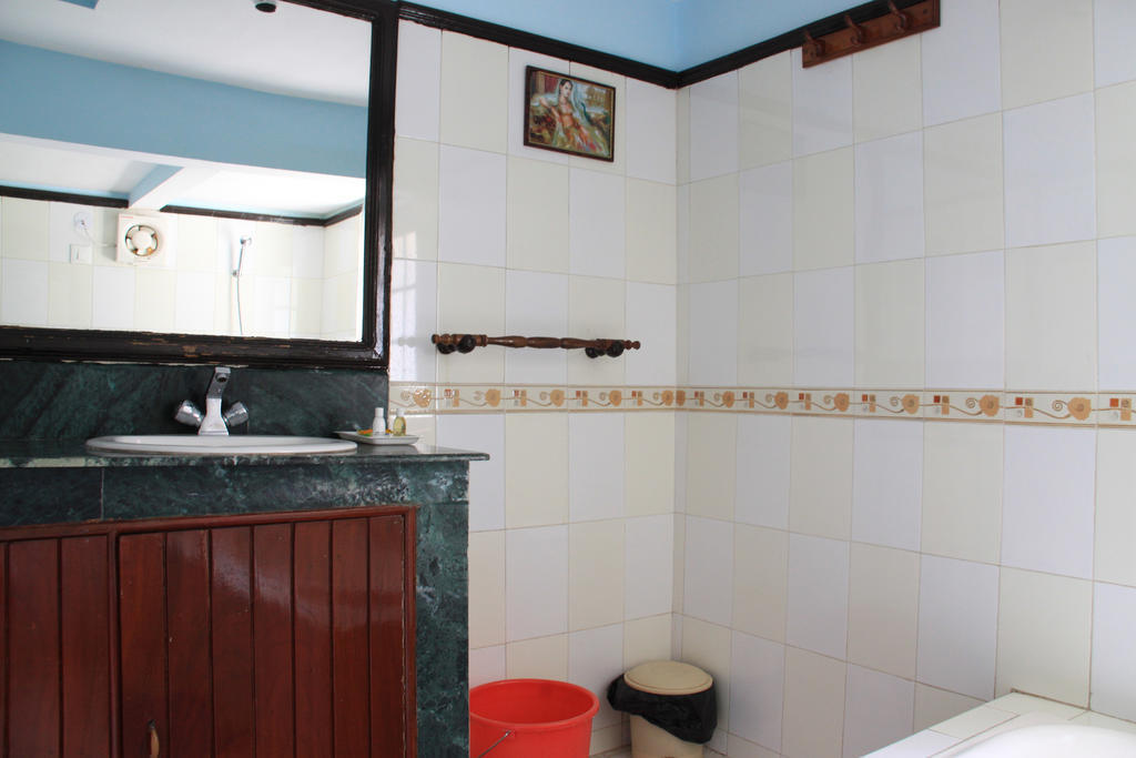 Rewa Retreat Hotel Nainital Bilik gambar